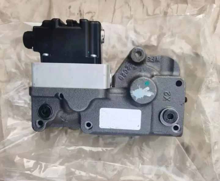 KVEBB KVEBB1002 KVME11201 MCV104A5922 KVEBB1804 MCV105C3022 MCV115A0509 MCV115EH0709 MCV115EH1009 Hydraulic Control Valve