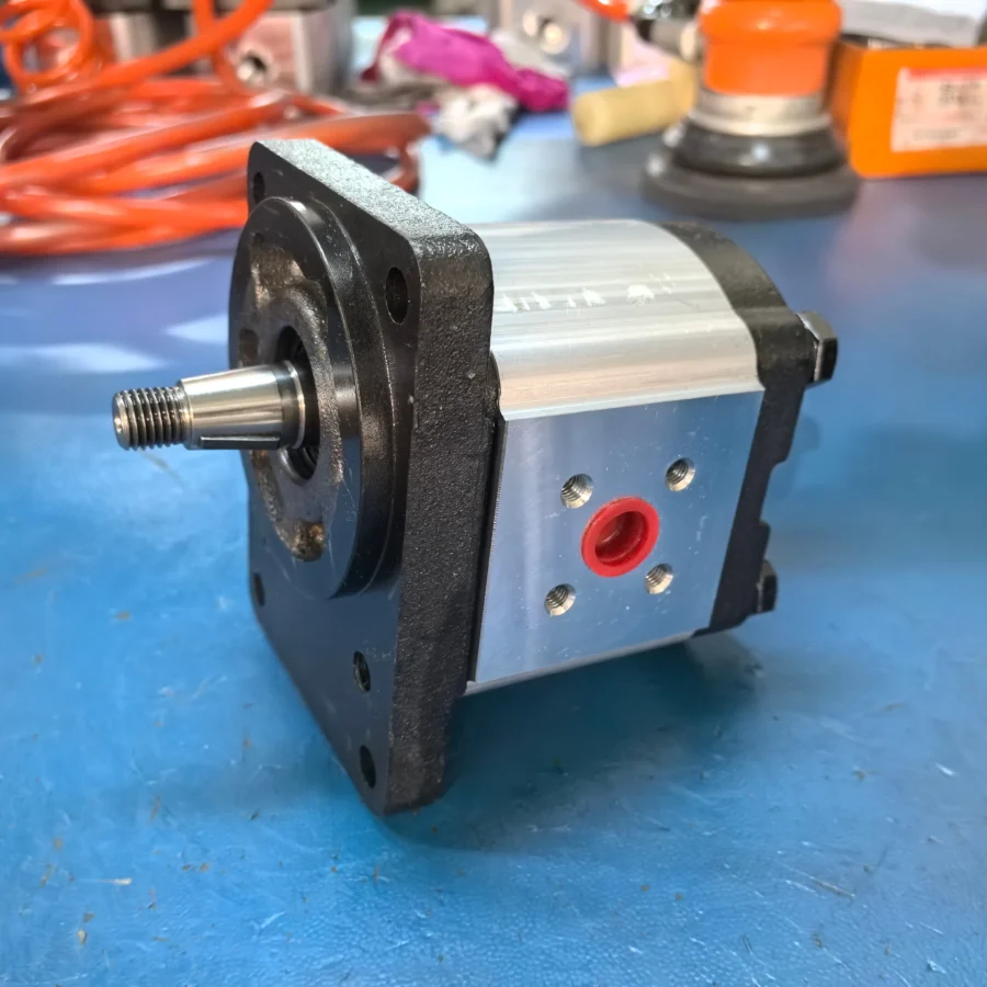 AZPF Series Hydraulic Rotary Gear Oil Pump AZPF-10-011RCB20MB AZPF-12-011LRR20MB AZPF-10-019RCB20MB AZPS-12-016LCP20KB-S0007