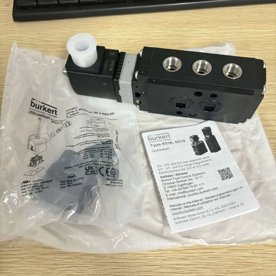 BURKERT 6519 TYPE 00132478 00132728 00133046 Pilot Solenoid Valve  00132475 00132476