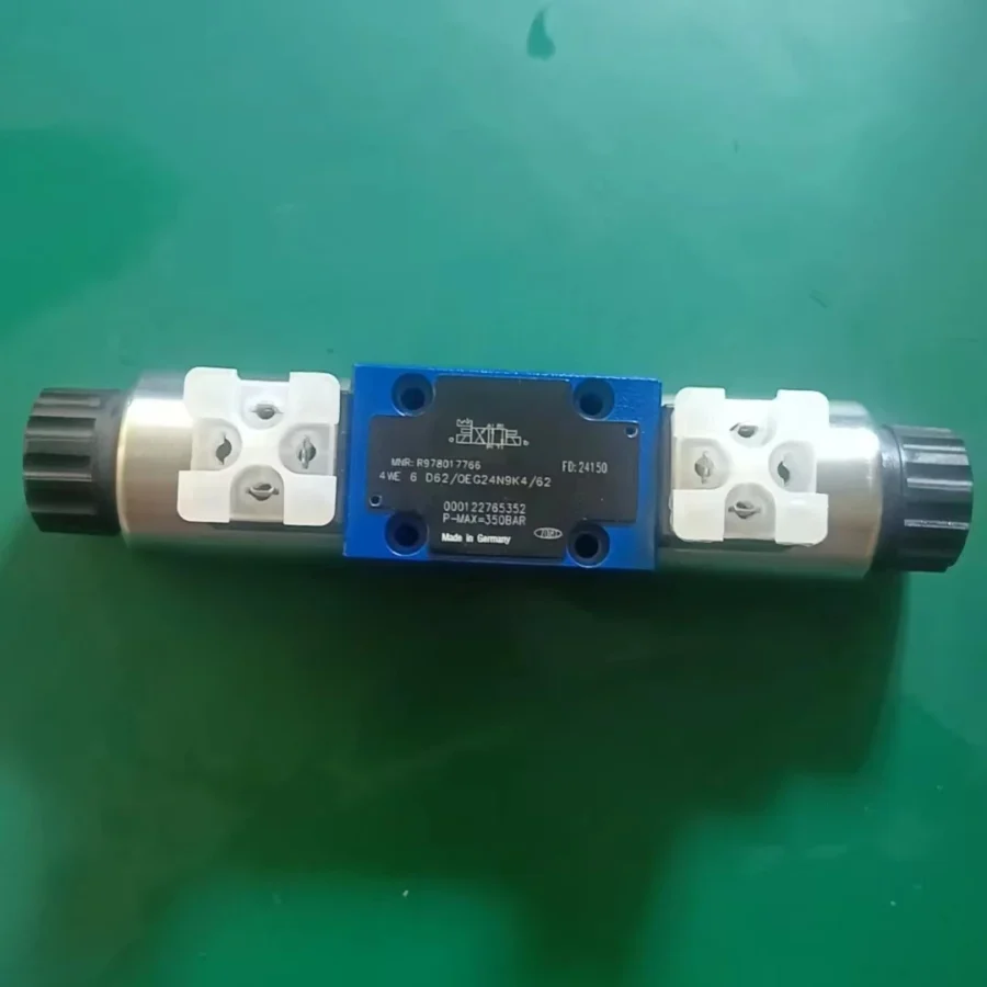 4WE Series R978017766 4WE 6 D62/OEG24N9K4/62 Directional Control Solenoid Valve R978017766 4WE 6 D62/OEG24N9K4/62