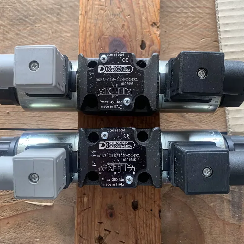 DUPLOMATIC DL3-TA/10N-D24K1 DS5-TA/12N-D24K1/CM DS5-S2/12N-A230K1 Solenoid Directional Valve DSE3-C16V-11N-D24K1