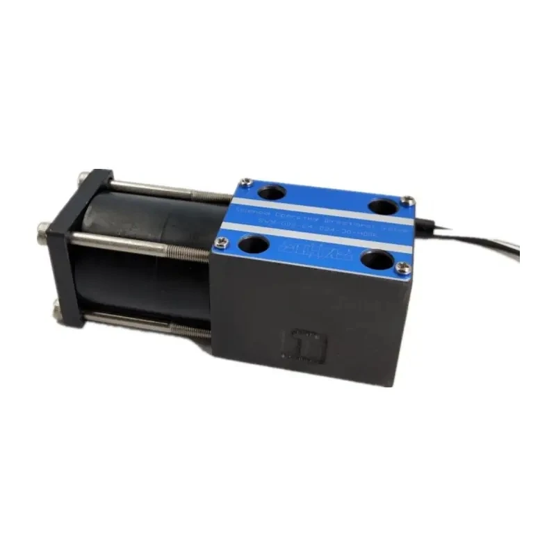 SWM Series SWM-G02-C4-D24-30-D-E015 SWM-G02-C4-D12-30-S003 Hydraulic Solenoid Valve SWM-G02-C4-D12-30-S005