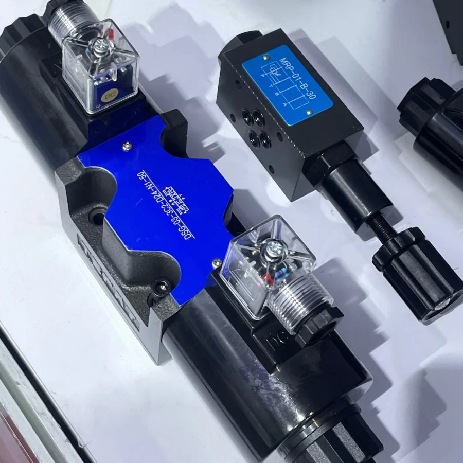 DSG  DSG-02-3C2-D24-N1-50 12V24V Hydraulic Solenoid Operated Directional Valve DSG-02-3C2-D24-N1-50