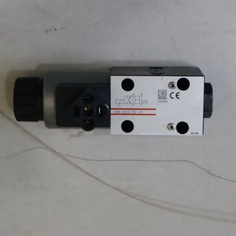 DHE Series Hydraulic Solenoid Valve DHE-0711/X666-24DC DHE-0631/2-X24DC DHE-0639/0-DC10