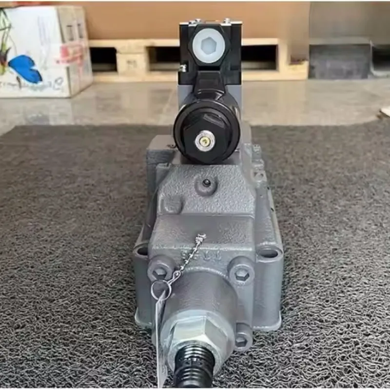 DG5V Series Hydraulic Valve DG5VC-H8-2A-T-PS2-H-82-JA DG5V-7-3C-T-P7-H-86-JA DG5V-H8-3C-E-P2-T-84-JA192 Solenoid Valve